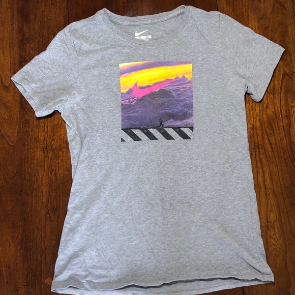 Nike Athletic Fit T-shirt - Picture 2 of 4